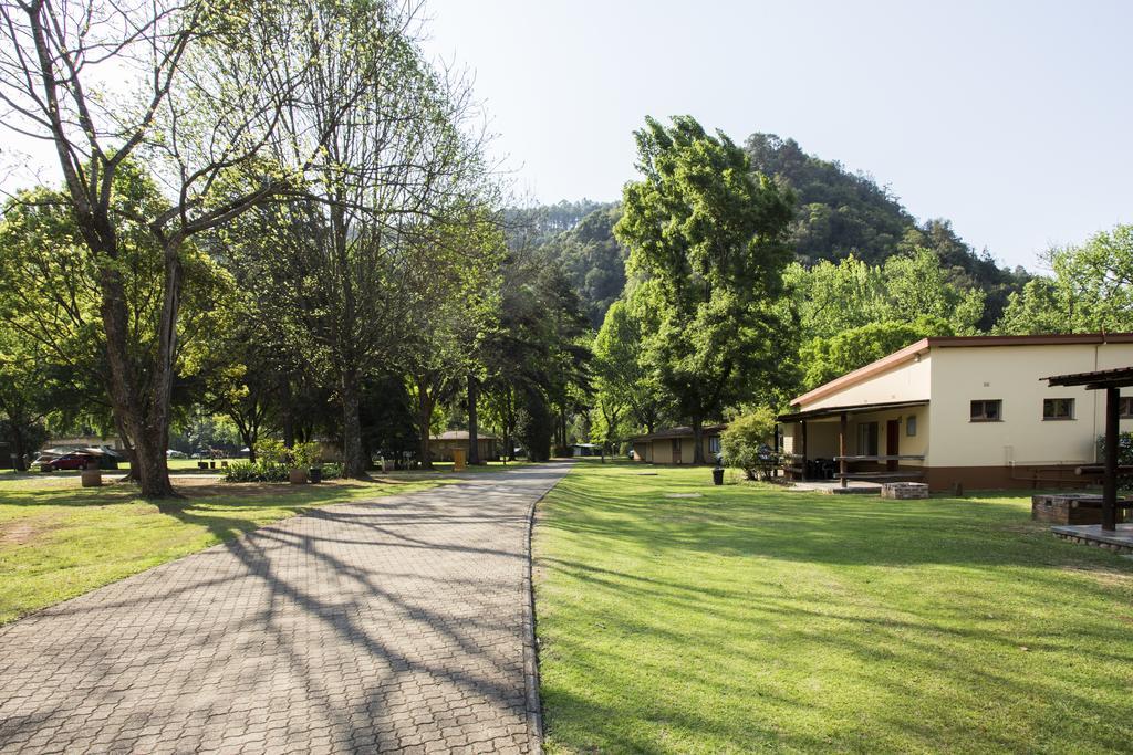 Merry Pebbles Resort Sabie Buitenkant foto