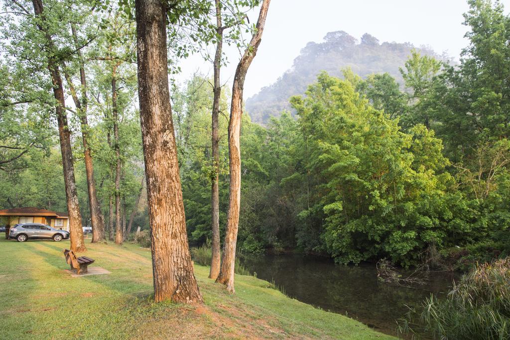 Merry Pebbles Resort Sabie Buitenkant foto